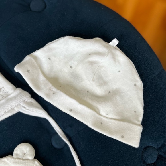 Set of 3 white baby hats - Picture 4 of 4